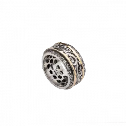 טבעת כסף רחבה, משובצת אבני זירקון לצידם חישוקים עטופים זהב 9 קראט