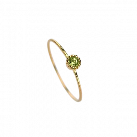 טבעת השראה זהב 14 קראט בשילוב פרידוט בינוני שיבוץ פרח