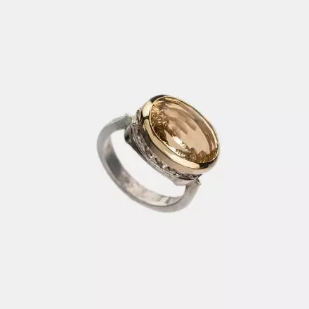 טבעת כסף בשילוב זהב 9 קראט בשיבוץ סיטרין 