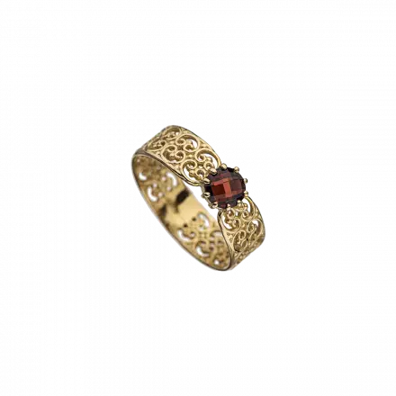 טבעת זהב 14 קראט מעוטרת בשיבוץ אבן גרנט