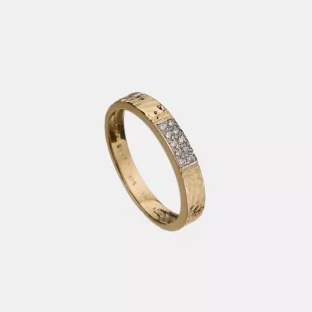 טבעת זהב 14 קראט רקועה בשיבוץ יהלומים 0.10ct