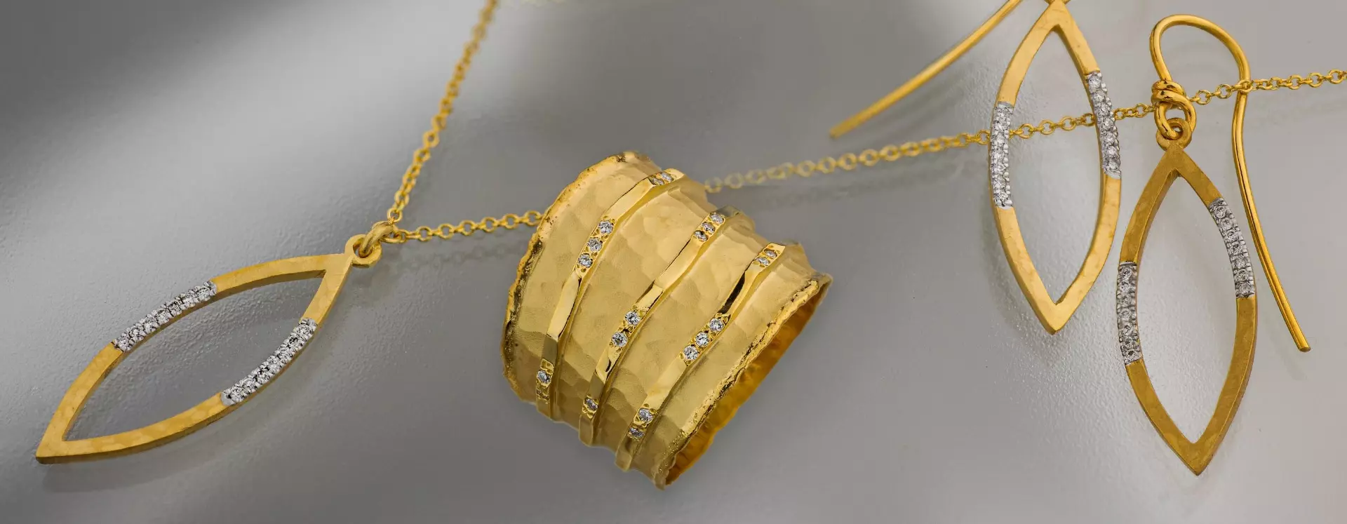 קולקציית פריחת השקד - תכשיטי זהב 14 קראט בשיבוץ יהלומים