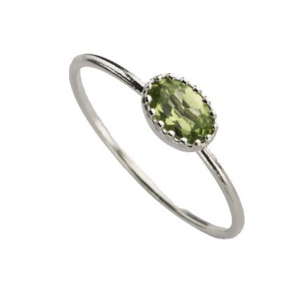 אבן לידה אוגוסט - טבעת כסף שיבוץ כתר אבן פרידוט