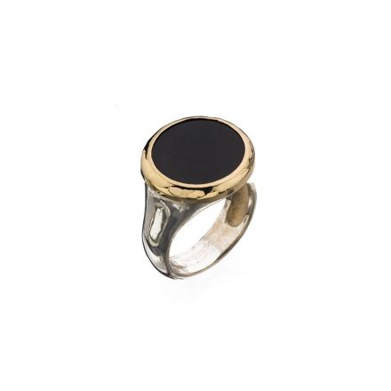 טבעת כסף רקועה אבן אוניקס עגולה משובצת במעטפת זהב 9 קראט