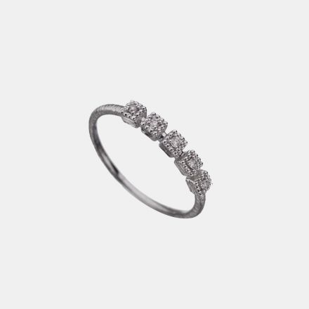 טבעת זהב לבן 14 קראט, ריבועים, בחלקה העליון משובצת יהלומים 0.05CT