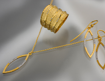 קולקציית פריחת השקד - תכשיטי זהב 14 קראט בשיבוץ יהלומים