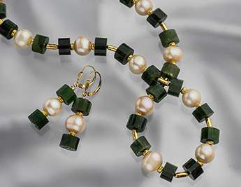 קולקציית אוצרות הטבע  - תכשיטי גולדפילד בשילוב אבני לברדורייט ופנינים